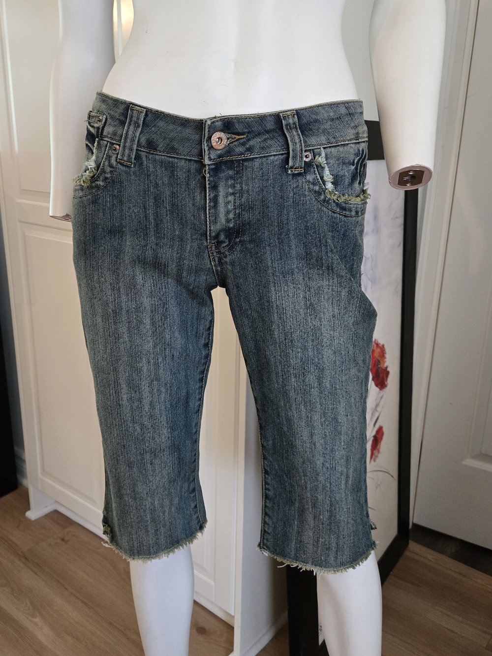 Casual Mid-Length Women's Denim Shorts - Blue